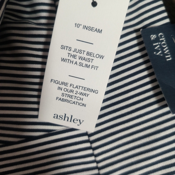 New Striped Blue-White Shorts / Size 16 - Picture 6 of 8